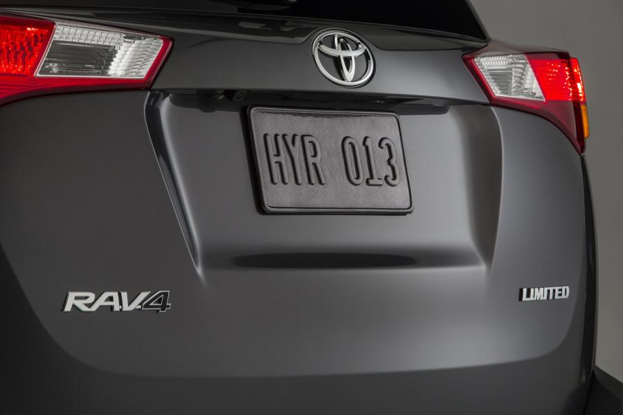 Toyota RAV4 2013 года  (US) (фото 15 из 34)
